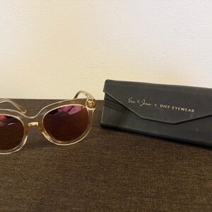Diff Eyewear Clear Sunglasses with Black Case